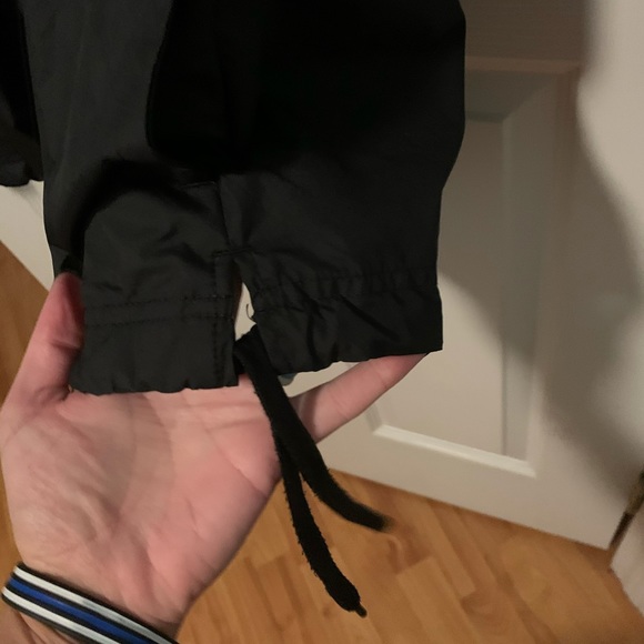 Nike Women’s Black Woven Jacket - Picture 6 of 7